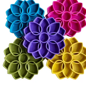 Enrichment tray for feeding dogs