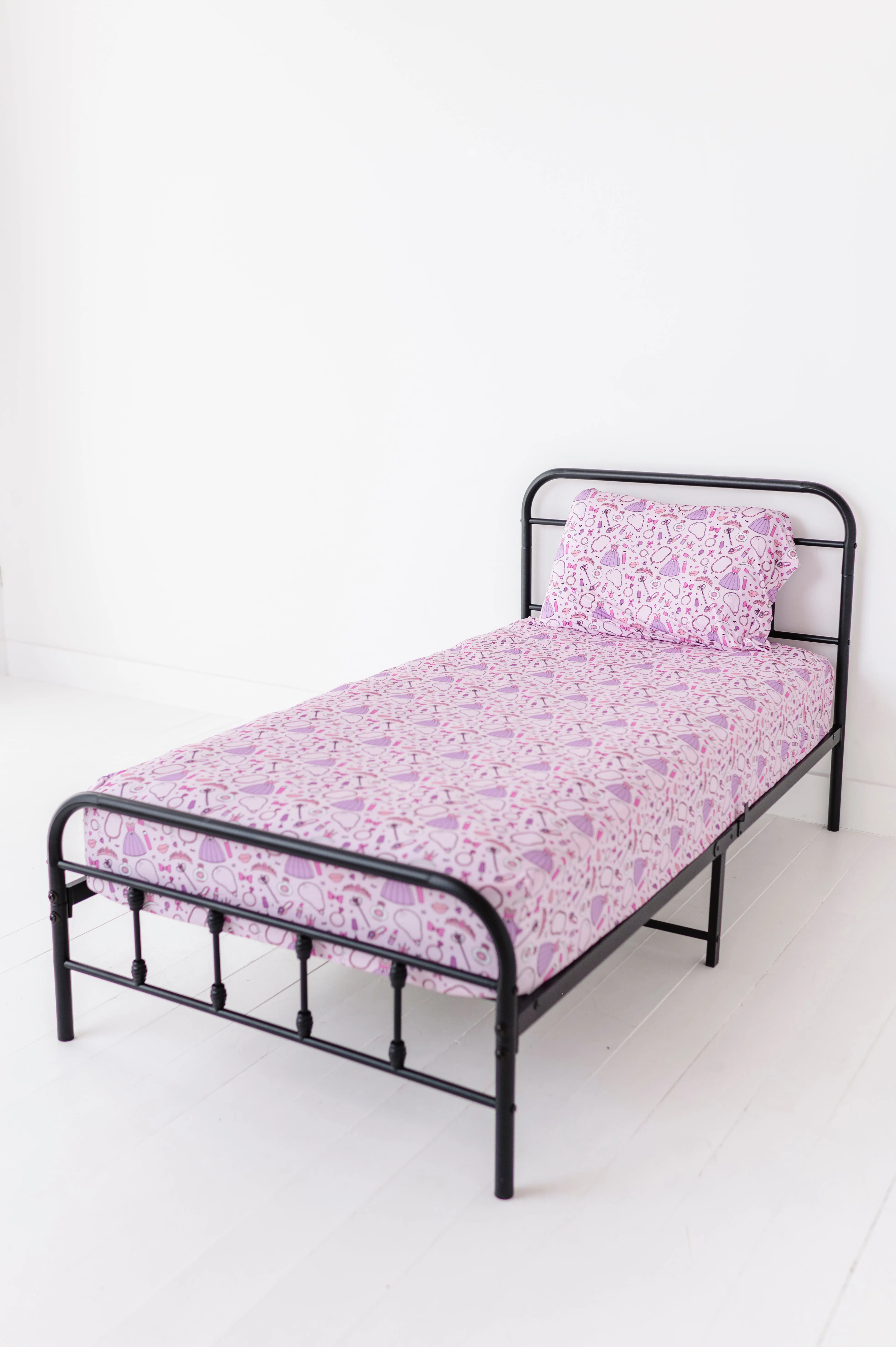Sleeping Cutie Twin Fitted Sheet and Pillowcase