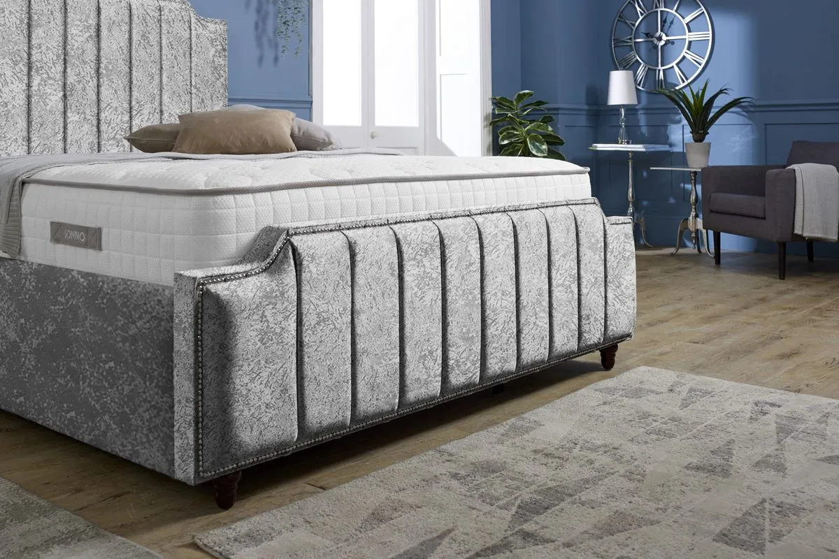 Washington Upholstered Bed